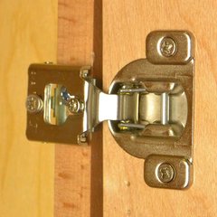 Compact 38N Hinge and Mounting Plate 5/8 inch Overlay Compact 38N Hinge and Mounting Plate 5/8 inch Overlay